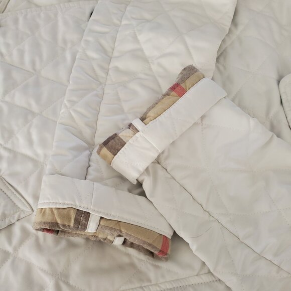 Burberry Mid-Length White Quilted Coat - Picture 9 of 11
